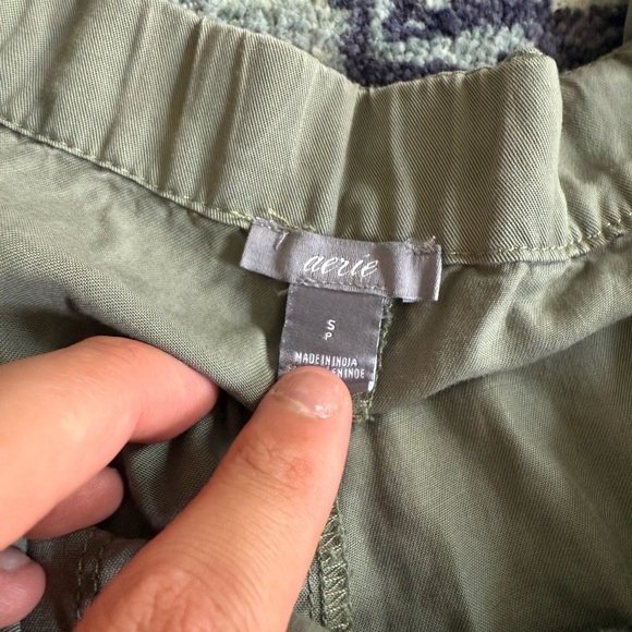 Aerie Boho Flowy High Waisted Paper Bag Style Olive Green Women's Casual Shorts - Picture 4 of 6